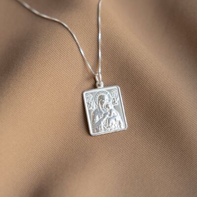 Ciondolo e collana in argento con cornice Madonna e Bambino