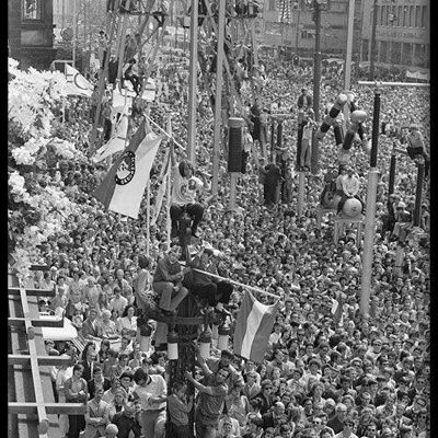 Walljar - Feyenoord Supporters '70 II - Poster mit Rahmen / 50 x 70 cm