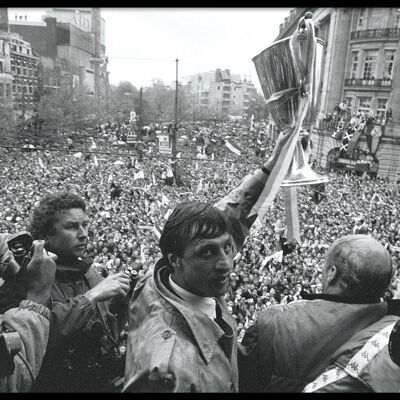 Walljar - Huldiging AFC Ajax '87 - Poster met lijst / 60 x 90 cm