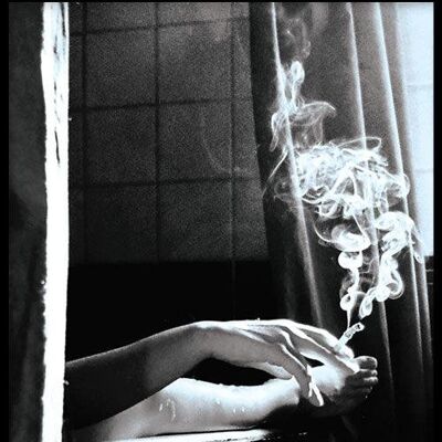 Walljar - Smoking In The Bathtub - Poster with frame / 30 x 45 cm