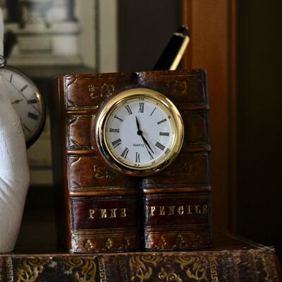 Square Penpot Book Clock RED