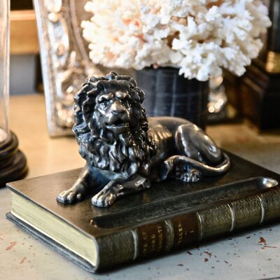 Porte-stylo livre avec lion bronzé VERT SAUGE