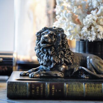 Porte-stylo livre avec lion bronzé VERT SAUGE 2