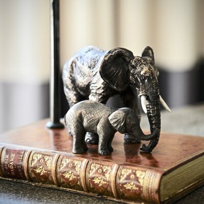 Lampe „Elephant & Baby on Book“ ohne Schirm aus hellbraunem Leder