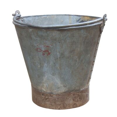 Iron bucket M.