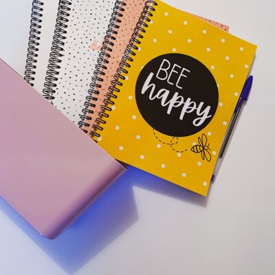 Notebook Bee Happy A4 o A5 con rilegatura a filo. Scelta tra copertina rigida o morbida. - A5 - Copertina rigida