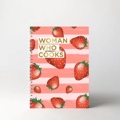 Frau, die kocht - Erdbeere