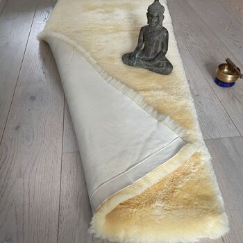 Tapis de yoga et de méditation en peau de mouton - 65 cm x 180 cm 7