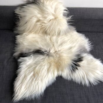 Grand jeté en peau de mouton islandais Yin & Yang blanc avec des taches noires tapis Eco Fleece 100% naturel non teint Hygge 1604ILSPL-09 1