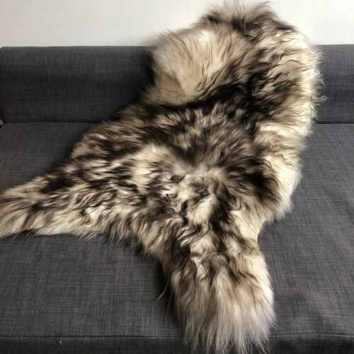 Icelandic Sheepskin Rug 100% Natural Sheep Skin Dark Tipped White | Timberwolf - M