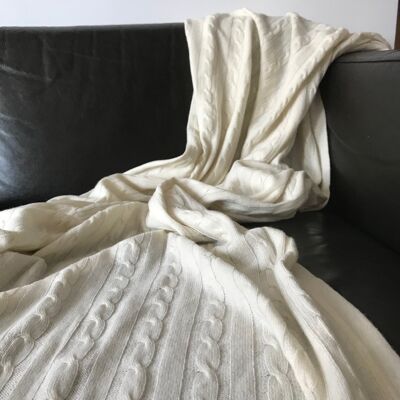 100% Pure Cashmere Throw in Heritage Cable Knit Whipped Cream