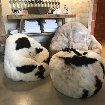 Le pouf en peau de mouton islandais Boule 4