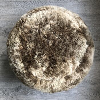 Le pouf en peau de mouton islandais Boule 8