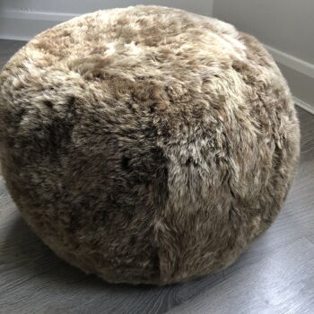 Le pouf en peau de mouton islandais Boule 9