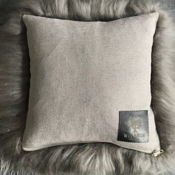 Carré de Coussin Long Gris Chaud en Peau de Mouton Islandais Naturel 6