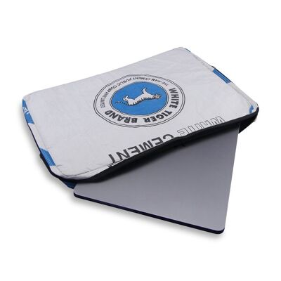 Housse pour ordinateur portable upcyclée Sleeve Krob 15" (37 x 26 cm) en sac de ciment