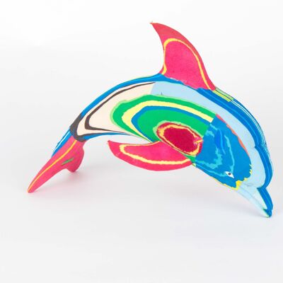 Figura animal upcycling delfín M hecha de chanclas