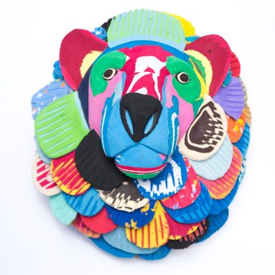 Upcycling wall art lion made from flip flops