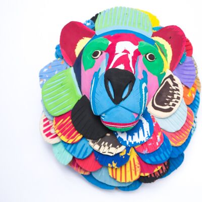 Lion d'art mural recyclé fabriqué à partir de tongs