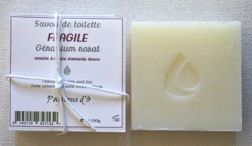 Savon  artisanal FRAGILE - Géranium rosat  (Amande douce)*
