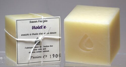 Savon artisanal FRAGILE - Violette (Amande douce) +/- 200g