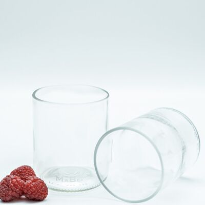 250ml drinking glass from the 0.7l wine bottle in transparent