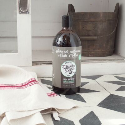100% olive concentrated multi-purpose liquid black soap. Eucalyptus fragrance. 1L