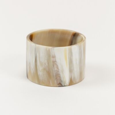 Wide bracelet in blond horn