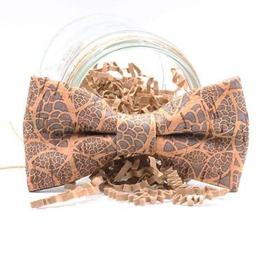 Fliege aus Korkblatt