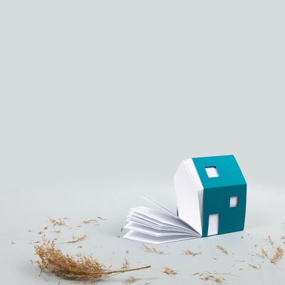Notizblock in Form eines Hauses. Pop-Farben zum Muttertag oder Vatertag
