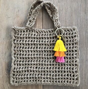 porte-clés à pompon durable jaune - coton biologique - fait main au Népal - cintre de sac - porte-clés à pompon 2