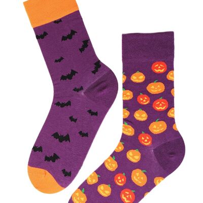 FLYING BAT halloween socks with pumpkins and bats