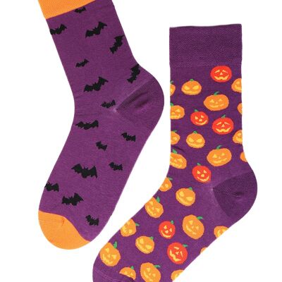FLYING BAT halloween socks with pumpkins and bats