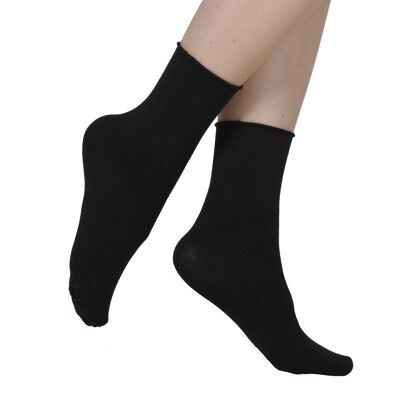 Chaussettes ELENA noires contenant de la soie 6-9