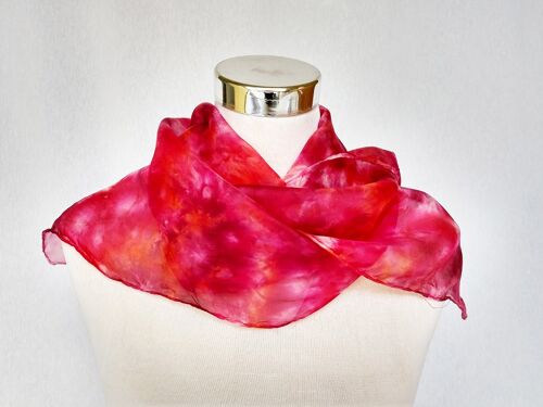 Chal seda natural color rojo con pinceladas de color