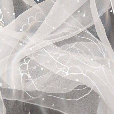 Scialle in seta naturale bianca con disegno floreale