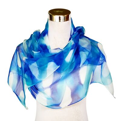 Chal azul de seda natural con diseño abstracto