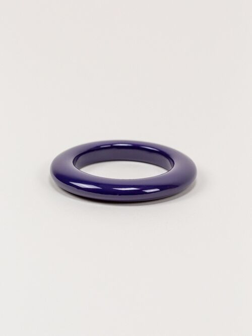 Bracelet rond et fin laqué violet