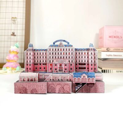 Gran Hotel BUDAPEST - Ritaglio - Modellino di carta - Scatola pasticciera Mendl's GRATIS - DINA4