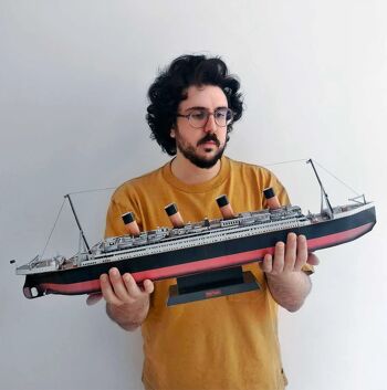 Papier découpé RMS TITANIC - Maquette découpée - Set pour assembler le vaisseau à l'échelle 1:400 - Livret à assembler 2