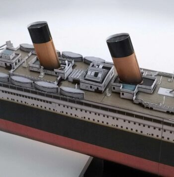 Papier découpé RMS TITANIC - Maquette découpée - Set pour assembler le vaisseau à l'échelle 1:400 - Livret à assembler 4