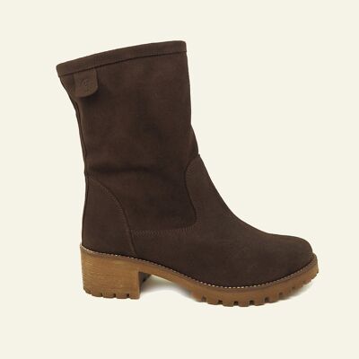 Dakota brown suede boots