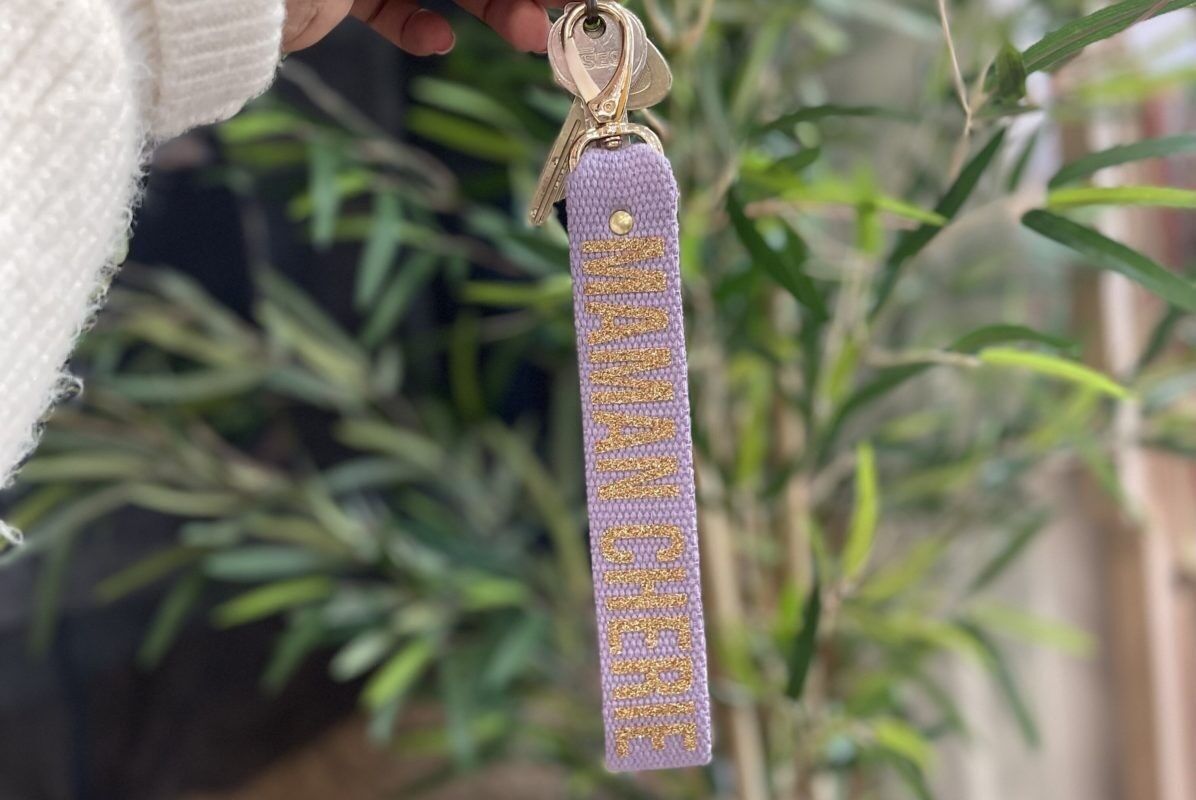 Portachiavi viola "Dear Mom".