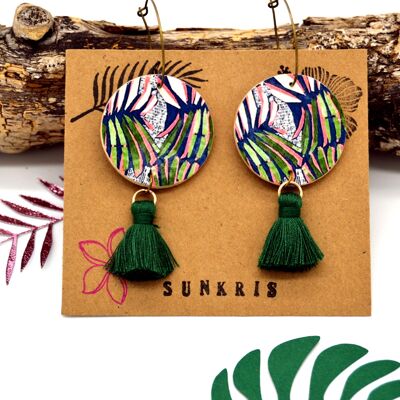 Earrings in wood and resin paper with tropical palm leaf motif