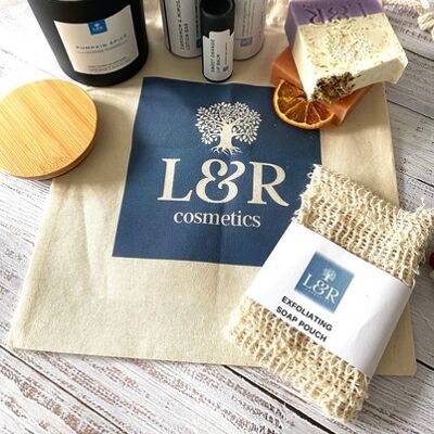 L&R Premium Self Care Gift Set - Detox Activated Charcoal Bar - Tea Tree and Eucalyptus