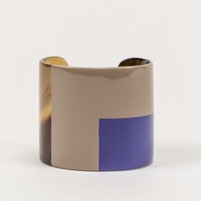 Large indigo blue lacquered cuff with cream coffee