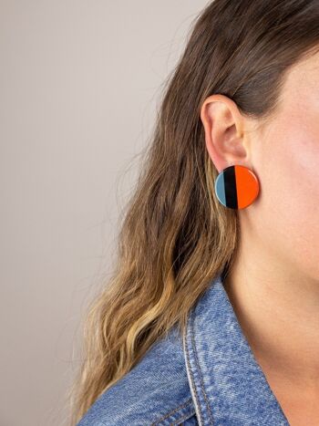 Boucles d'oreille disques laqués orange et gris-bleu 3