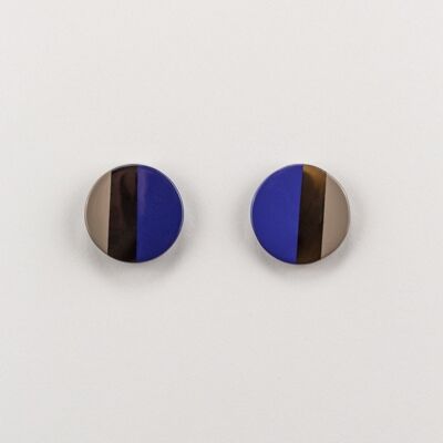 Indigo lacquered disc and coffee-cream disc earrings