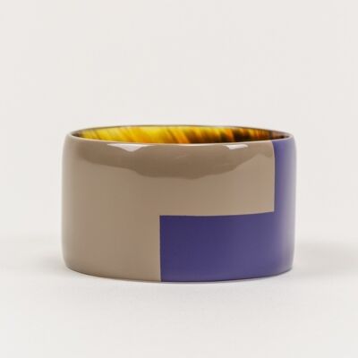 Brazalete grande lacado bicolor azul índigo y café crema