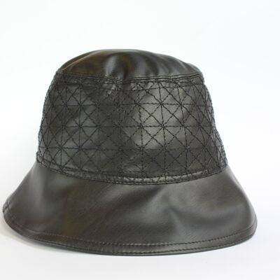Hut mit genähten Details aus hochwertigem Öko-Leder